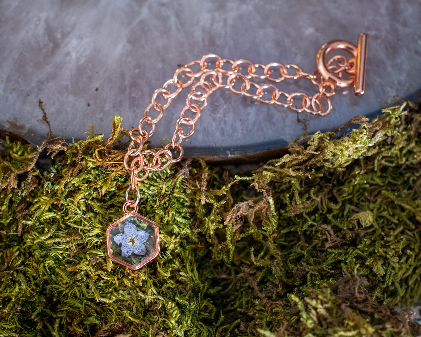 Forget-Me-Not Rose Gold Dried Flower Resin Bracelet Memorial Sympathy Grief Keepsake Nature Floral Jewelry Elegant wedding Gift for Her