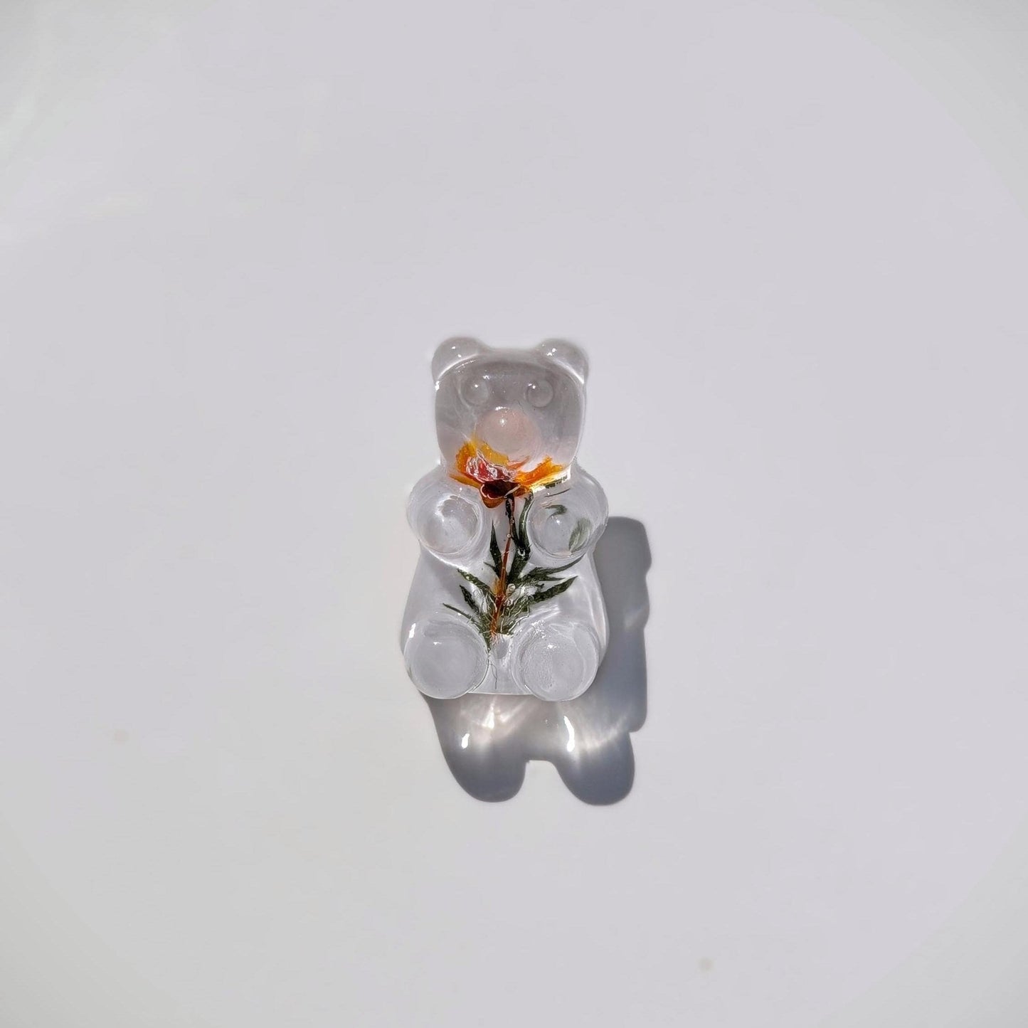 Resin Bear Pin Preserved Flowers Nature-Inspired Floral Brooch Women Handmade Animal Jewelry, Gift Idea for Birthday and Botanical Accessory