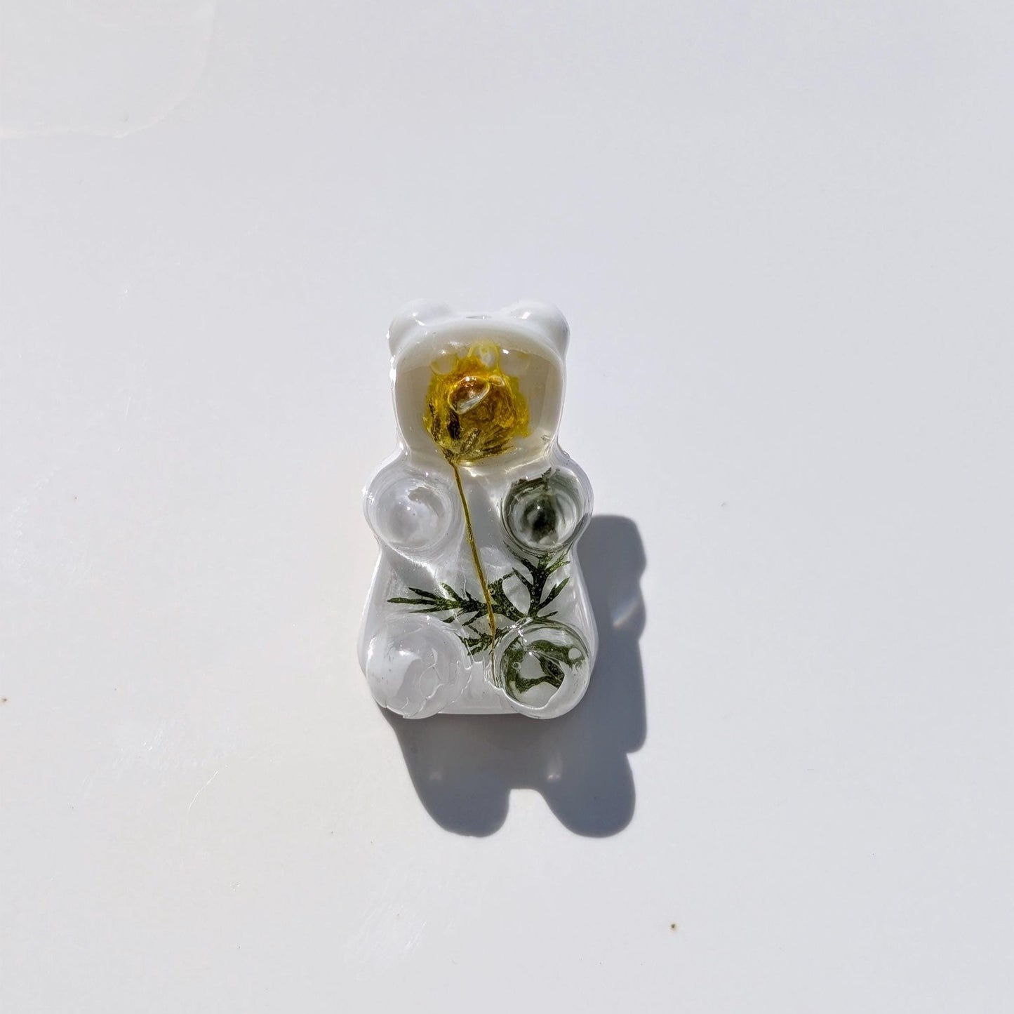Resin Bear Pin Preserved Flowers Nature-Inspired Floral Brooch Women Handmade Animal Jewelry, Gift Idea for Birthday and Botanical Accessory