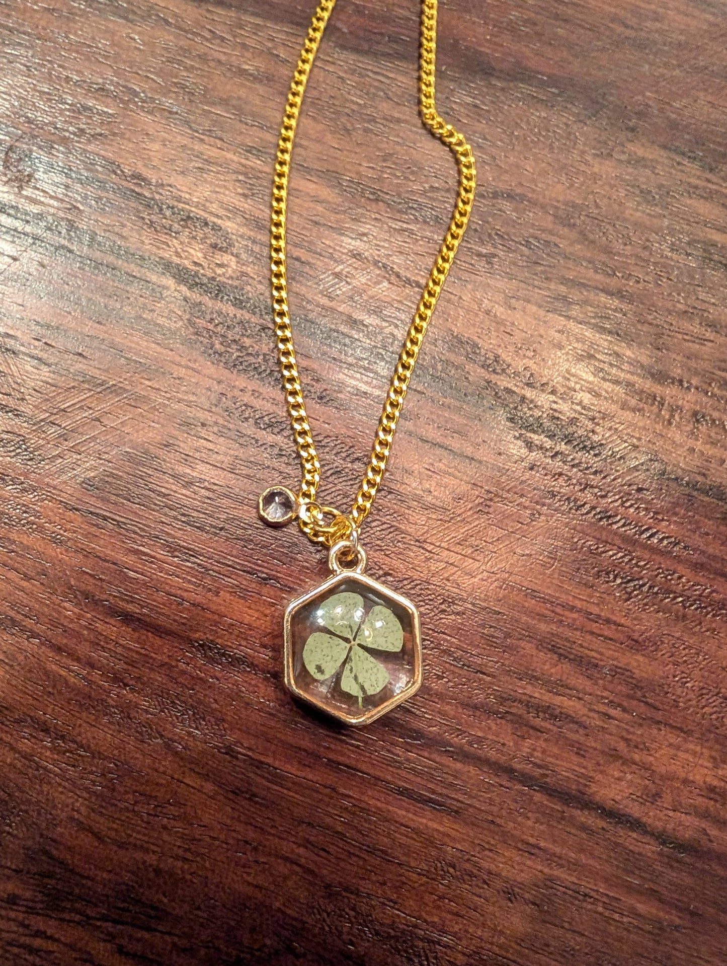Real Clover Pendant Nature Lover Present Boho Chic Necklace Eco Friendly Jewelry Symbolic Necklace Sentimental Gift Natural Element Accessory Irish Ancestry Gift Exam Luck Charm