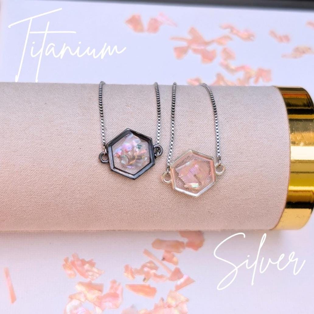 Vacation-ready bracelet with shimmer shell in four finishes