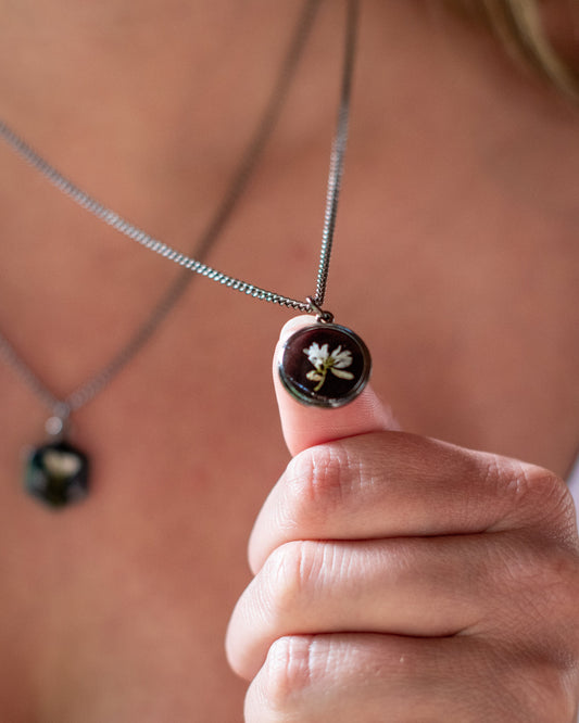 Preserved Flower Necklace – Real Flower Pendant Handmade Resin Jewelry