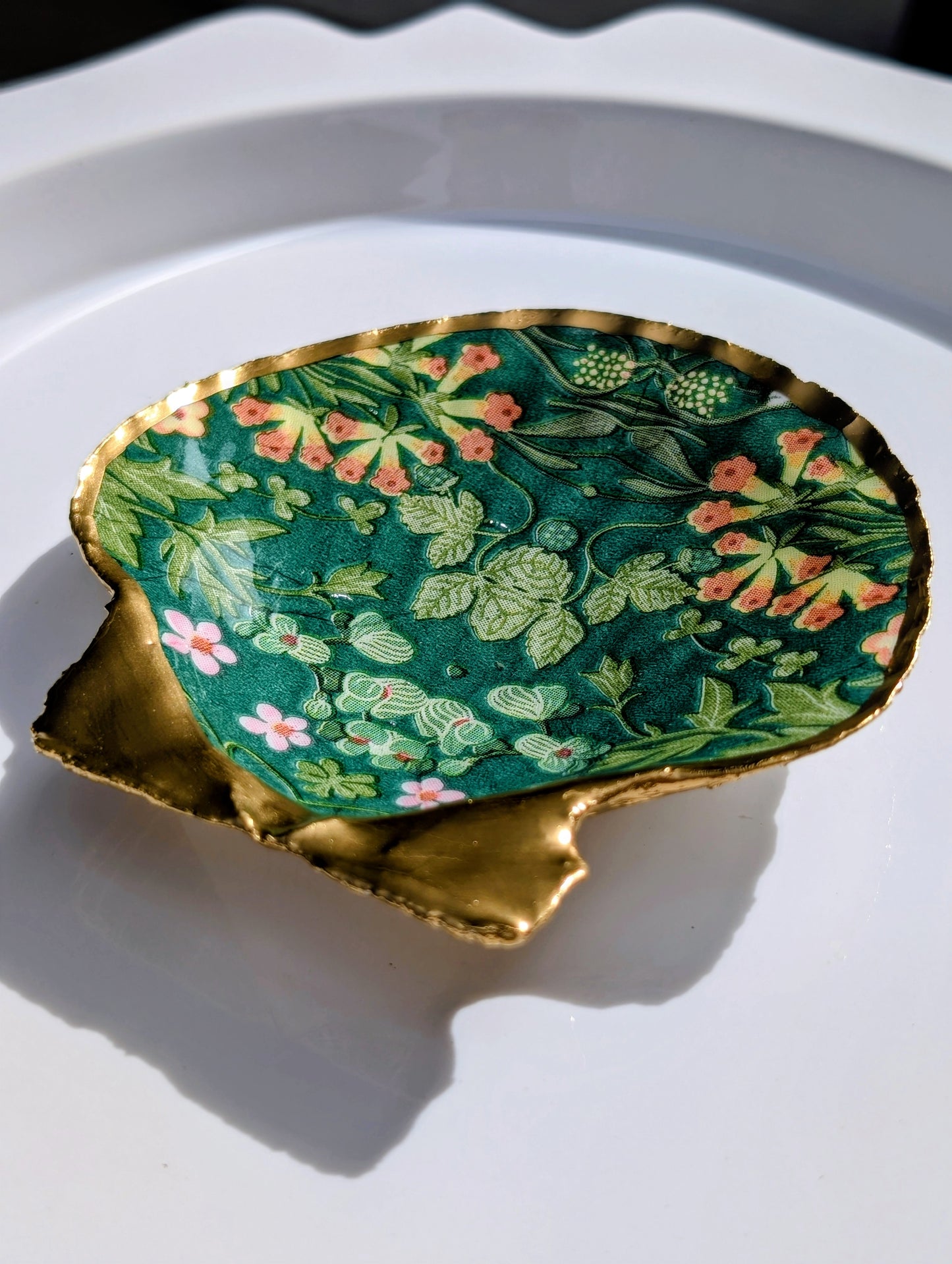 Decoupage Scallop Shell - Green Floral