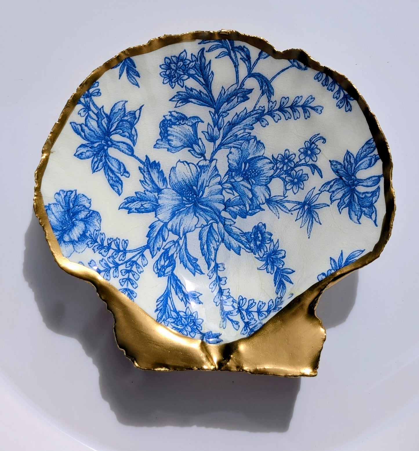 Decoupage Scallop Shell - Blue Floral Chinoiserie
