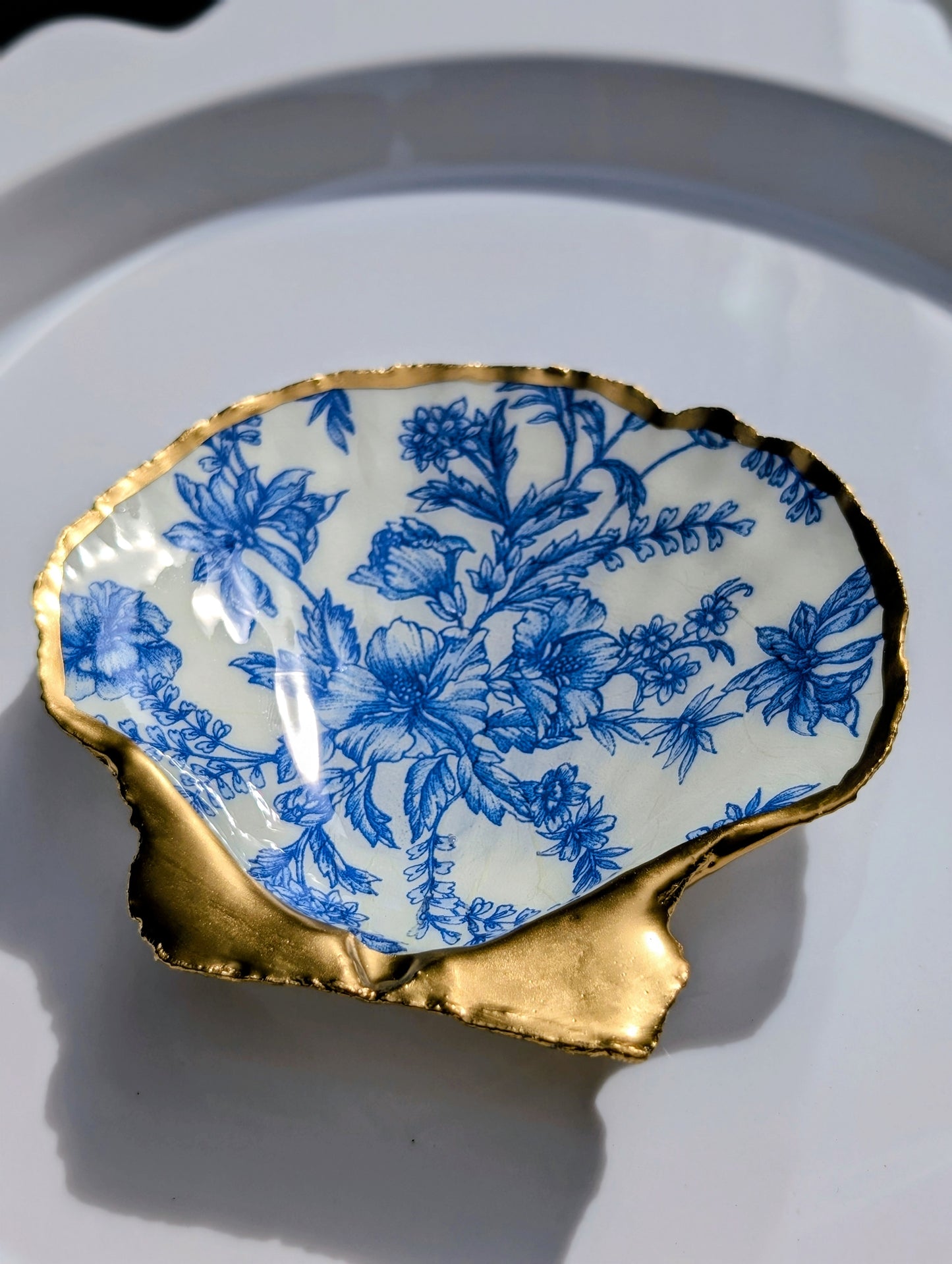 Decoupage Scallop Shell - Blue Floral Chinoiserie