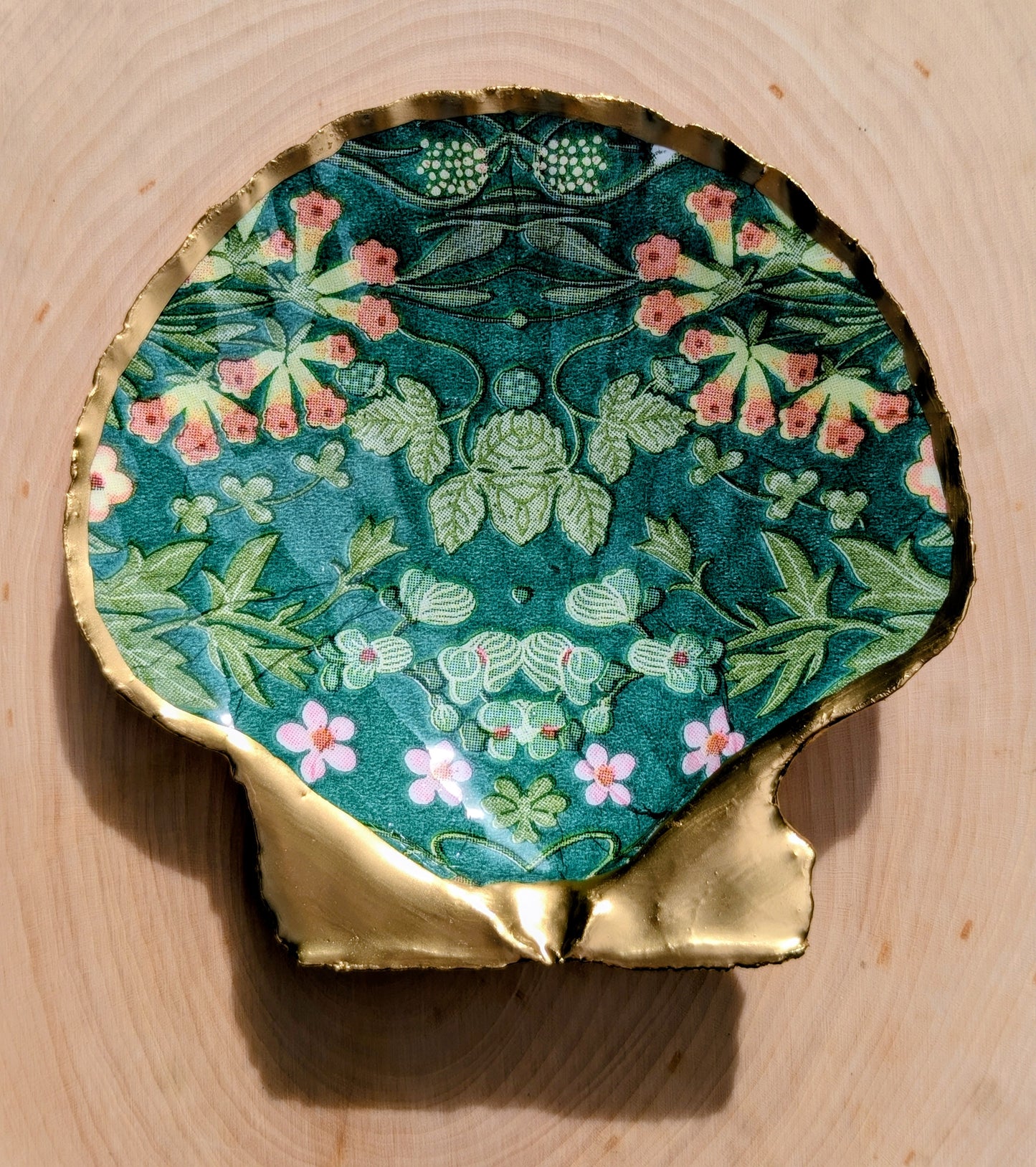 Decoupage Scallop Shell - Green Floral