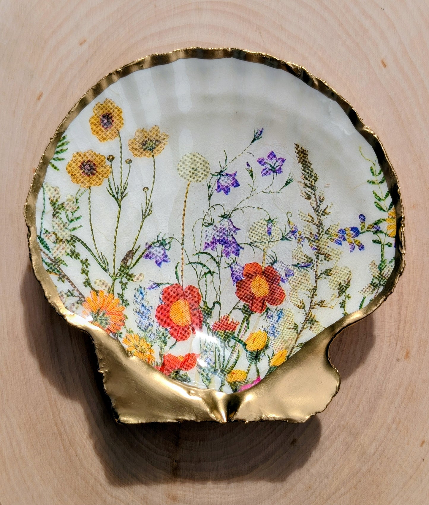 Decoupage Scallop Shell - Ivory Wildflower