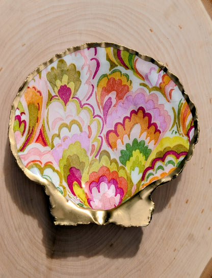 Decoupage Scallop Shell - Retro Waves