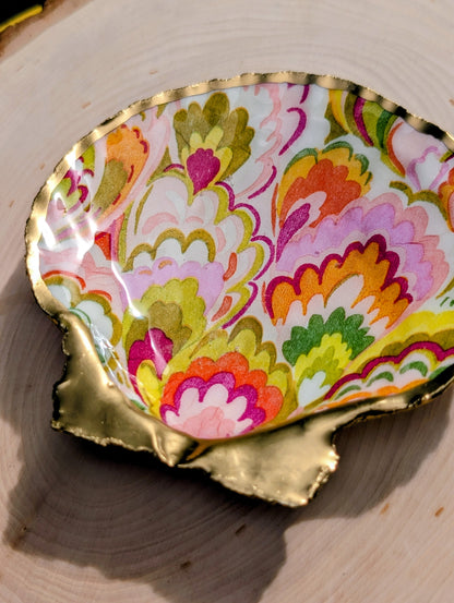 Decoupage Scallop Shell - Retro Waves