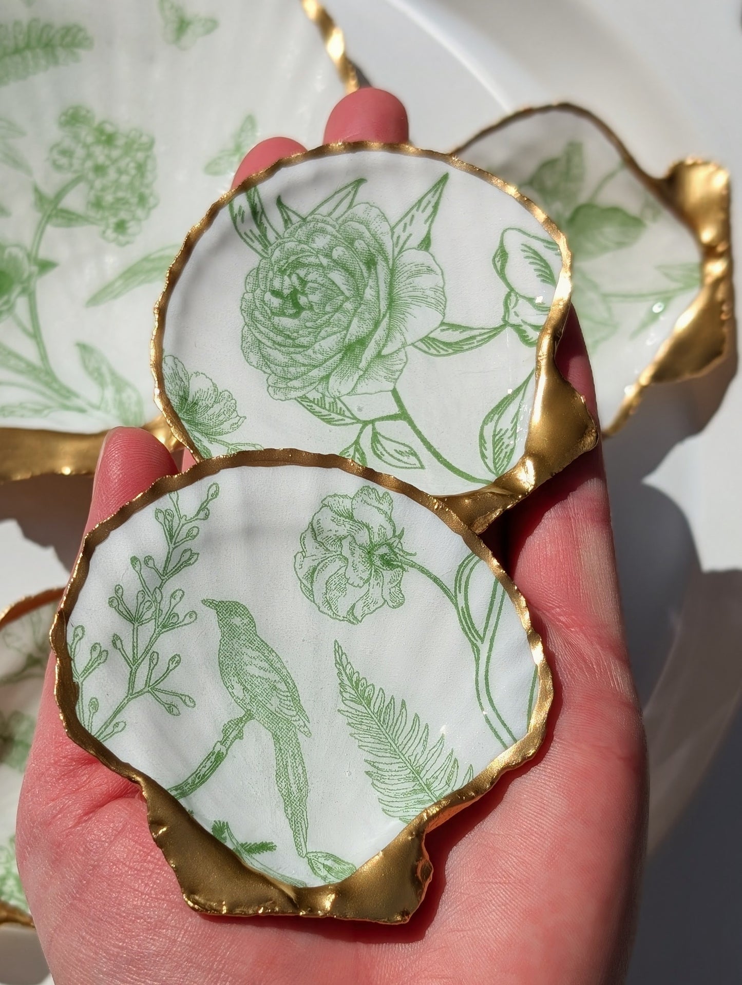 Decoupage Scallop Shell - Green Floral Chinoiserie