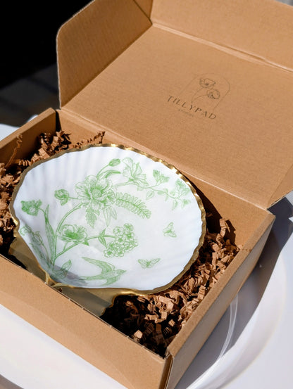 Decoupage Scallop Shell - Green Floral Chinoiserie