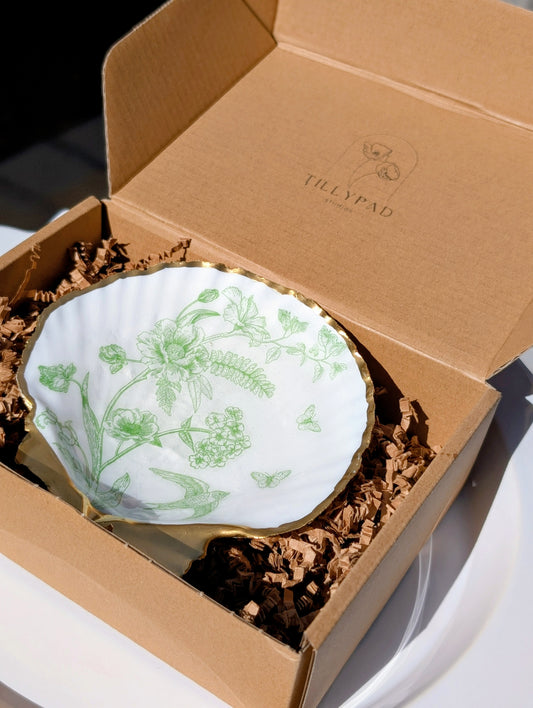 Decoupage Scallop Shell - Green Floral Chinoiserie