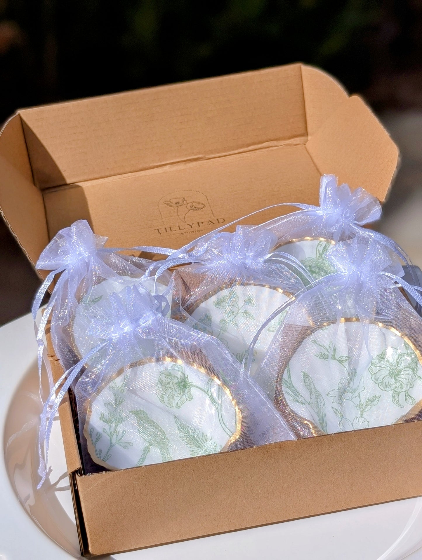 Decoupage Scallop Shell - Green Floral Chinoiserie