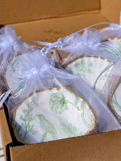 Decoupage Scallop Shell - Green Floral Chinoiserie