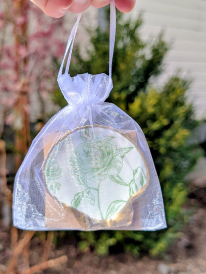 Decoupage Scallop Shell - Green Floral Chinoiserie