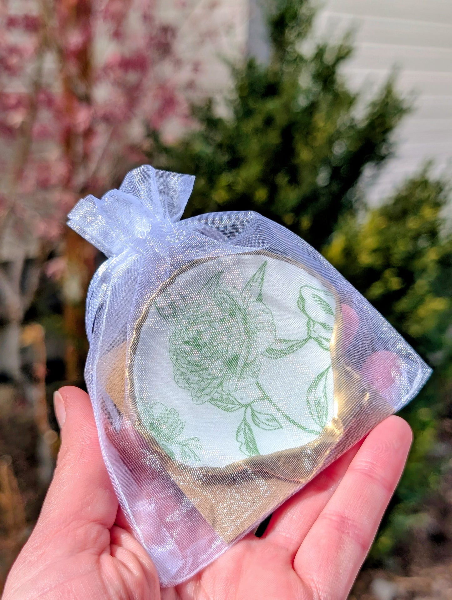 Decoupage Scallop Shell - Green Floral Chinoiserie