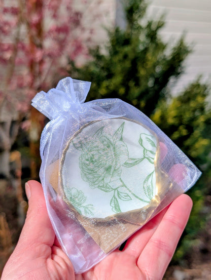 Decoupage Scallop Shell - Green Floral Chinoiserie