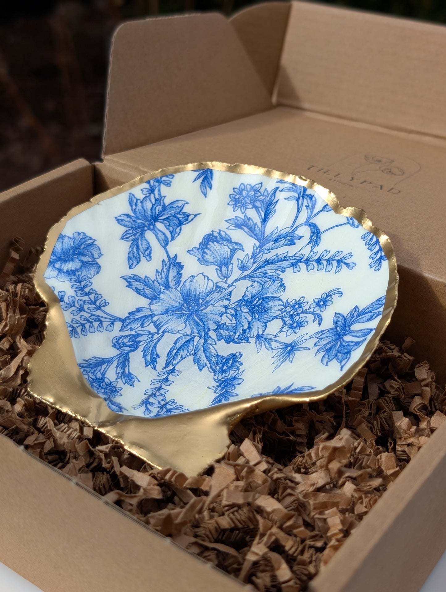 Decoupage Scallop Shell - Blue Floral Chinoiserie