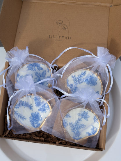 Decoupage Scallop Shell - Blue Floral Chinoiserie