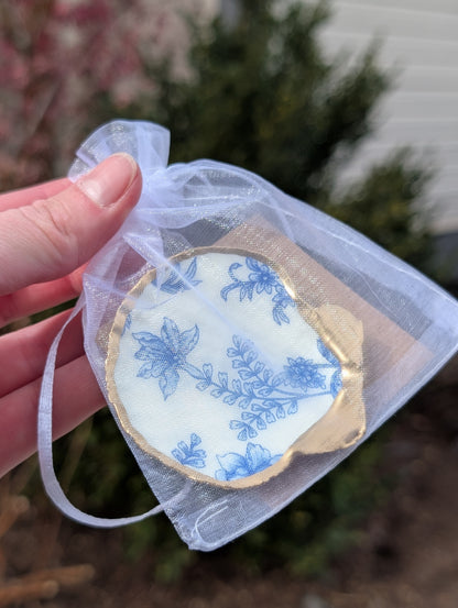 Decoupage Scallop Shell - Blue Floral Chinoiserie