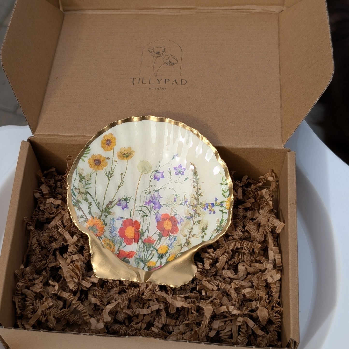Decoupage Scallop Shell - Ivory Wildflower