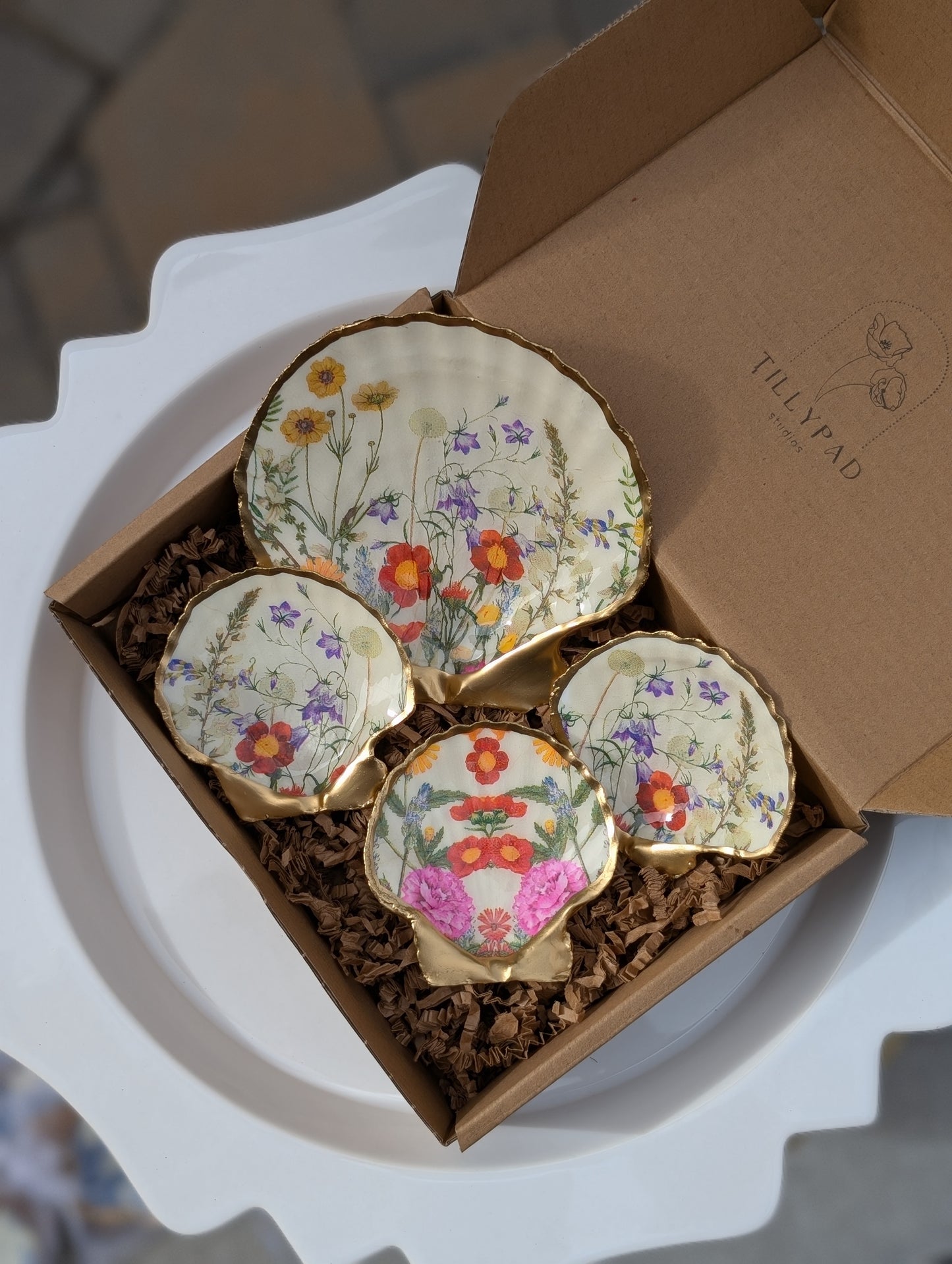 Decoupage Scallop Shell - Ivory Wildflower