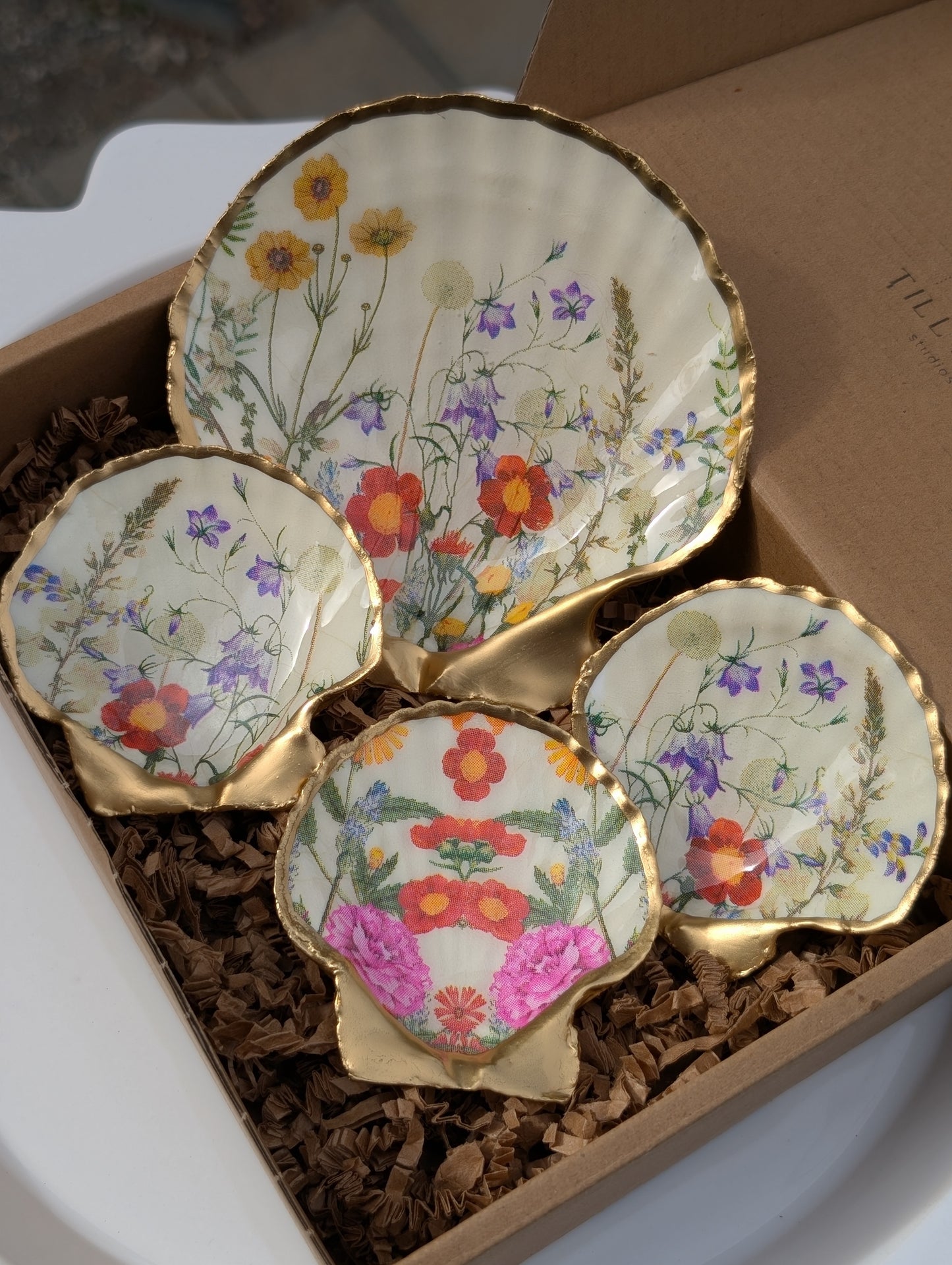 Decoupage Scallop Shell - Ivory Wildflower