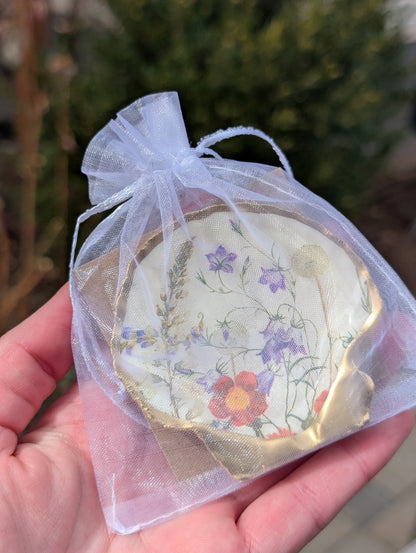 Decoupage Scallop Shell - Ivory Wildflower