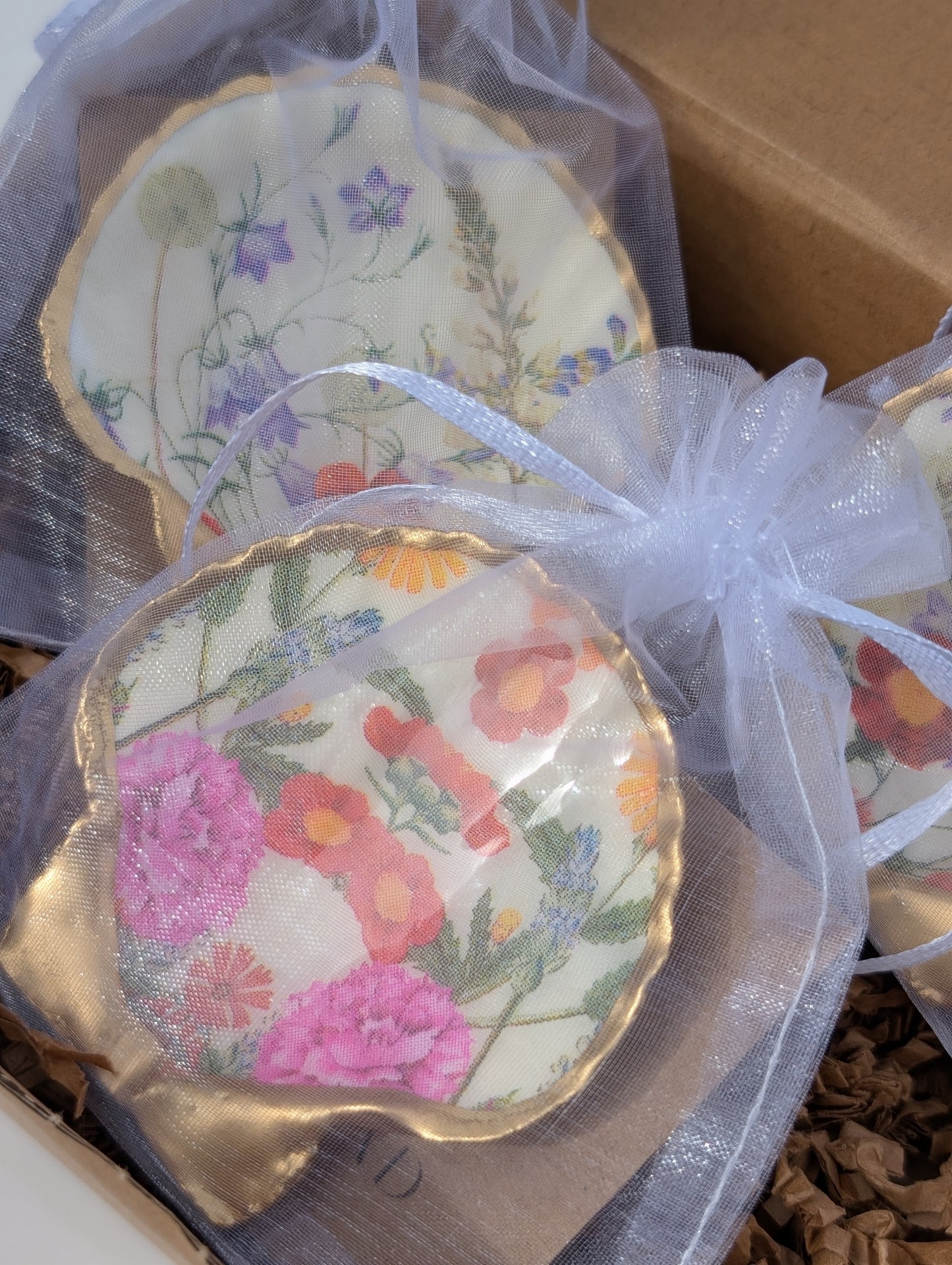 Decoupage Scallop Shell - Ivory Wildflower