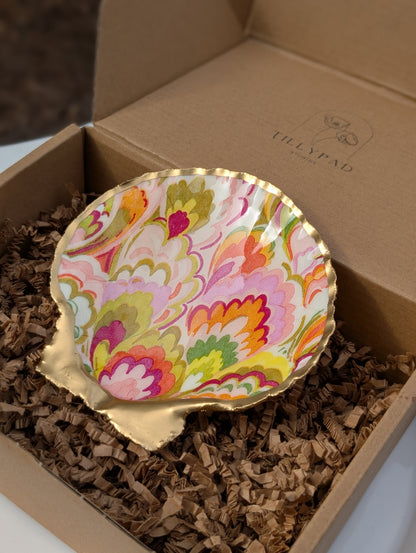 Decoupage Scallop Shell - Retro Waves