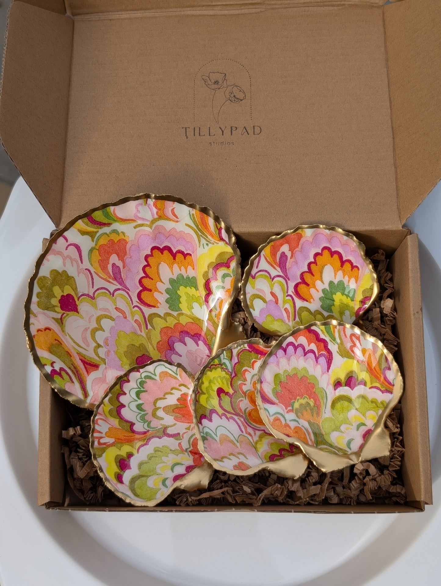 Decoupage Scallop Shell - Retro Waves