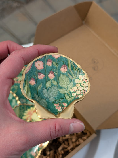 Decoupage Scallop Shell - Green Floral