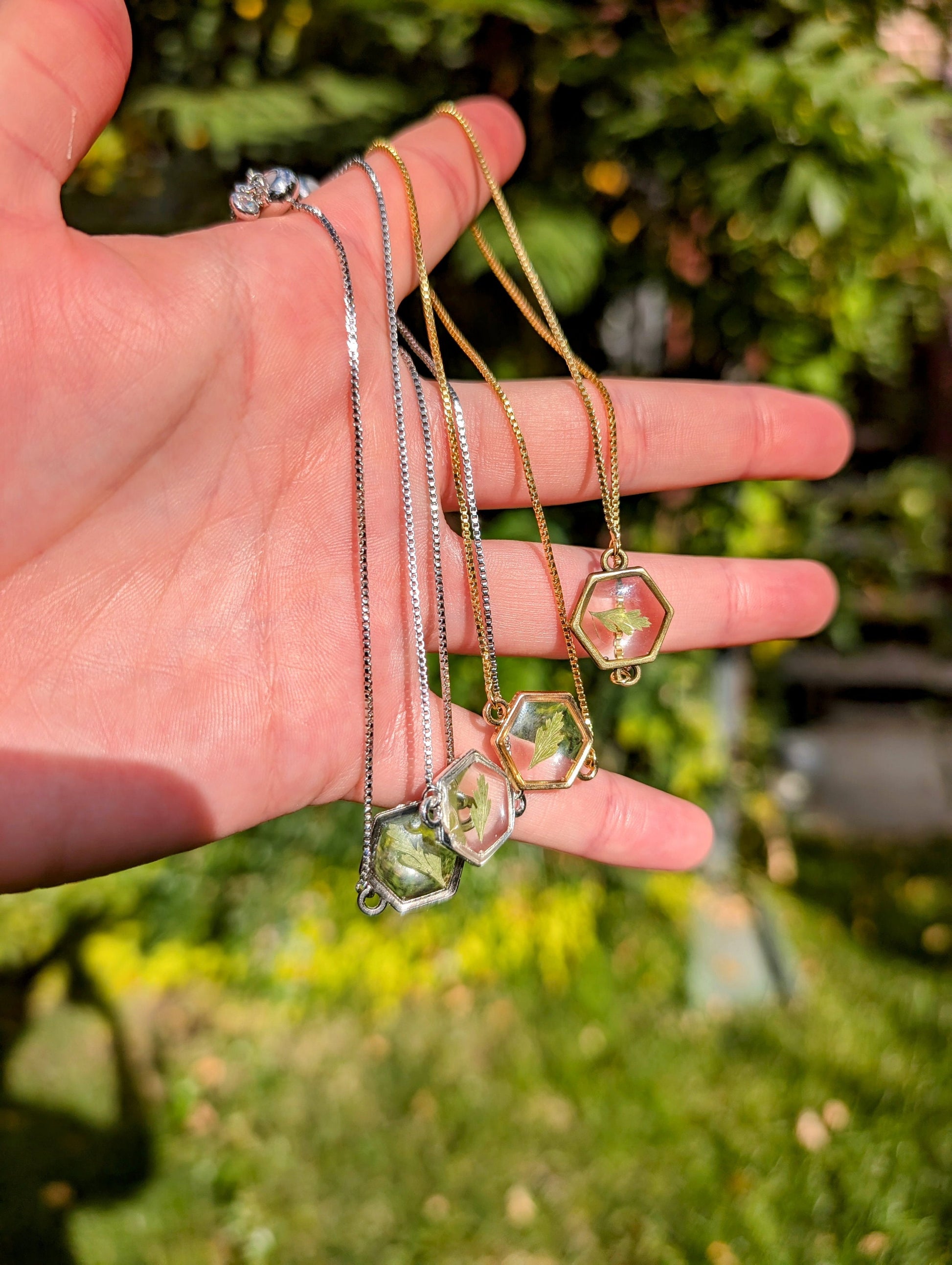 Protection Charm Bracelet Graduation Gift Collection Four Leaf Clover Design Silver Chain Student Success Symbol Real Clover Pendant Academic Achievement Present Lucky Keepsake Beautiful Adjustable Length Special Celebration Jewelry