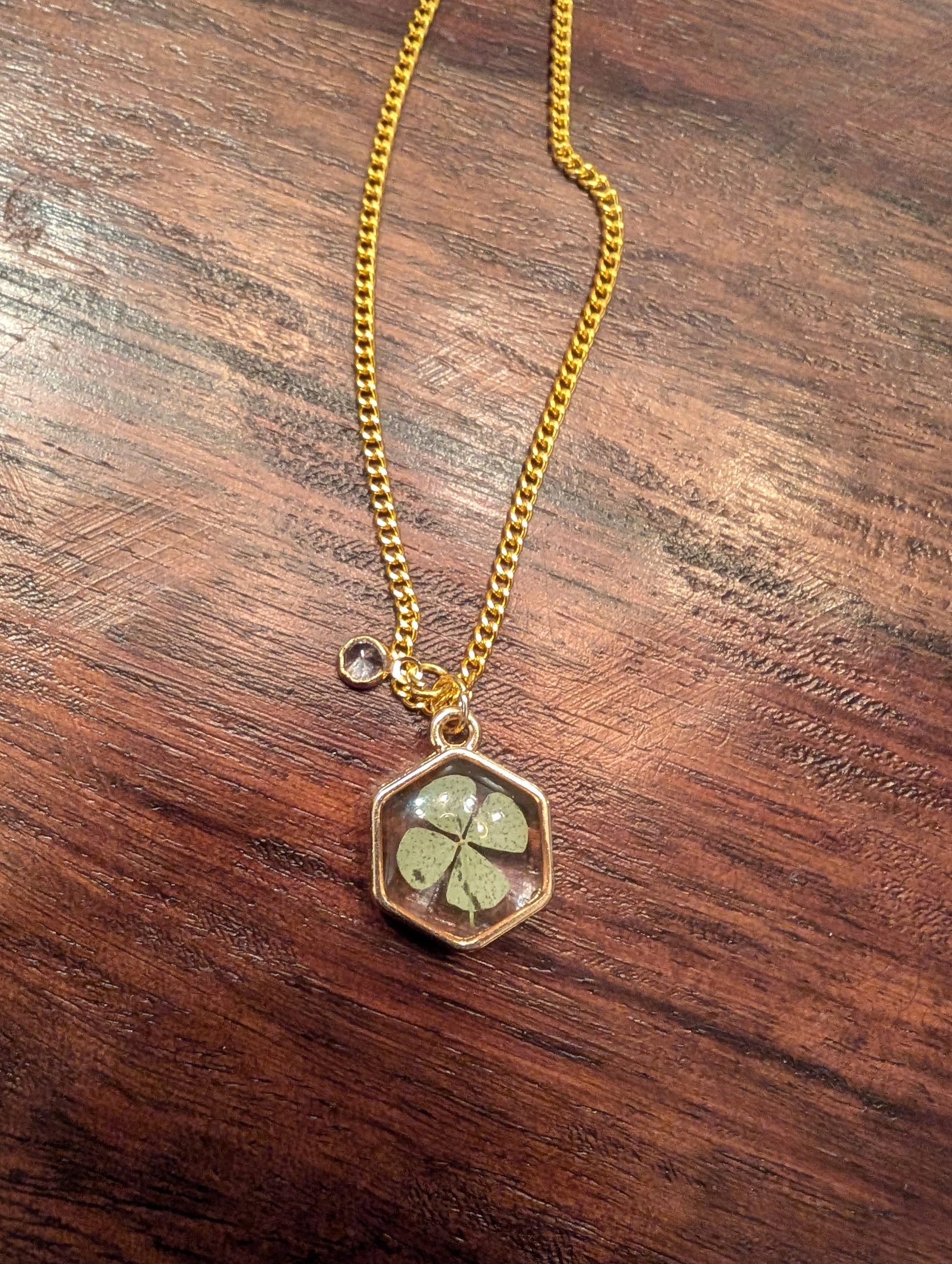Real Clover Pendant Nature Lover Present Boho Chic Necklace Eco Friendly Jewelry Symbolic Necklace Sentimental Gift Natural Element Accessory Irish Ancestry Gift Exam Luck Charm