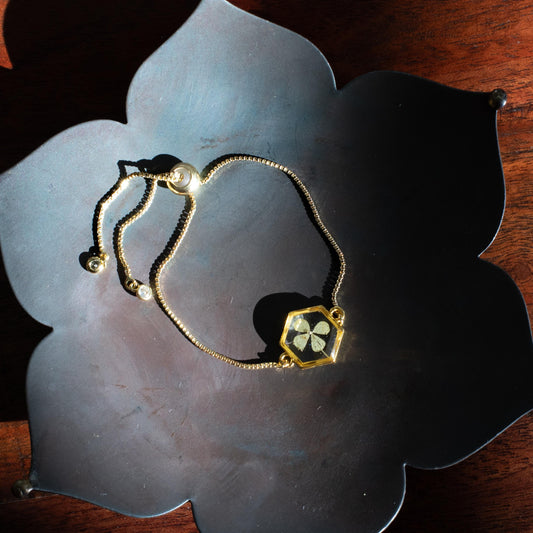 Four Leaf Clover Bracelet Good Luck Charm St Patrick's Day Gift Real Preserved Clover Hexagon Charm Irish Nature Inspired Jewelry