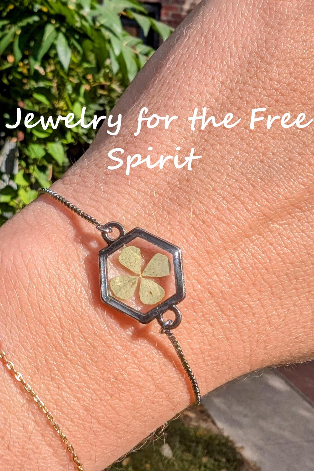 Pressed Clover Bracelet Good Luck Charm St Patrick's Day Gift Real Preserved Clover Charm Irish Nature Inspired Jewelry for graduation