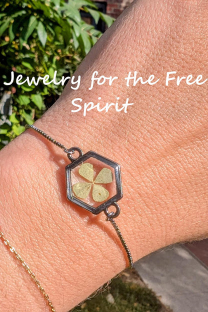 Pressed Clover Bracelet Good Luck Charm St Patrick's Day Gift Real Preserved Clover Charm Irish Nature Inspired Jewelry for graduation