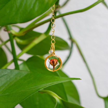 Botanical White Rose Display Brass Pendant Protection Charm Preserved Flower Collection Hexagonal Resin Art Home Decoration Piece Natural Design Spiritual Gift Modern Accent Keepsake Custom Symbol Option Beautiful Display Collection