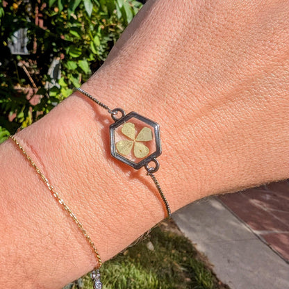 Four Leaf Clover Bracelet Good Luck Charm St Patricks Day Gift Real Preserved Clover Hexagon Charm Irish Nature Inspired Jewelry Botanical Accessory Eco Friendly Handmade Lucky Charm Bracelet