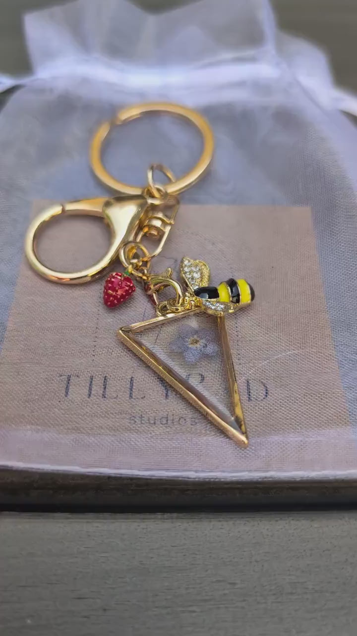 Strawberry Keychain With Bee Charm Pressed Flower Gold Bag Accessory Nature Gift For Her Cottagecore Summer Trend Aesthetic Charm Key Ring