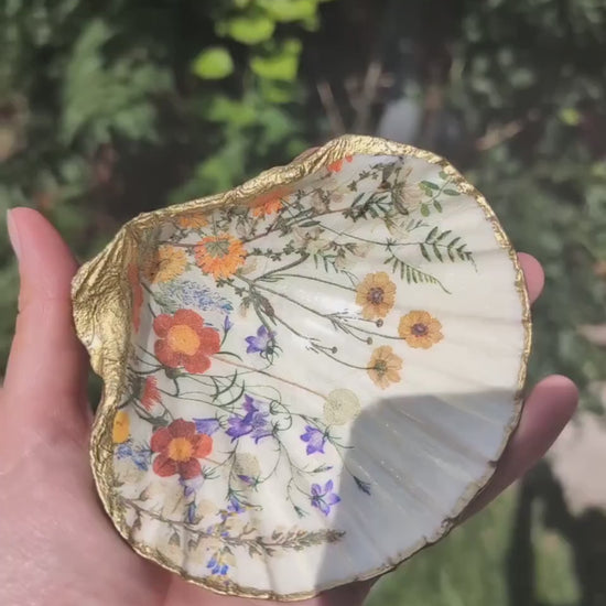 Floral Catchall Jewelry Dish Coastal Beach Accessory Art Nouveau Floral Decor Vintage-Inspired Home Gift Spring Wedding Sea Shell Present